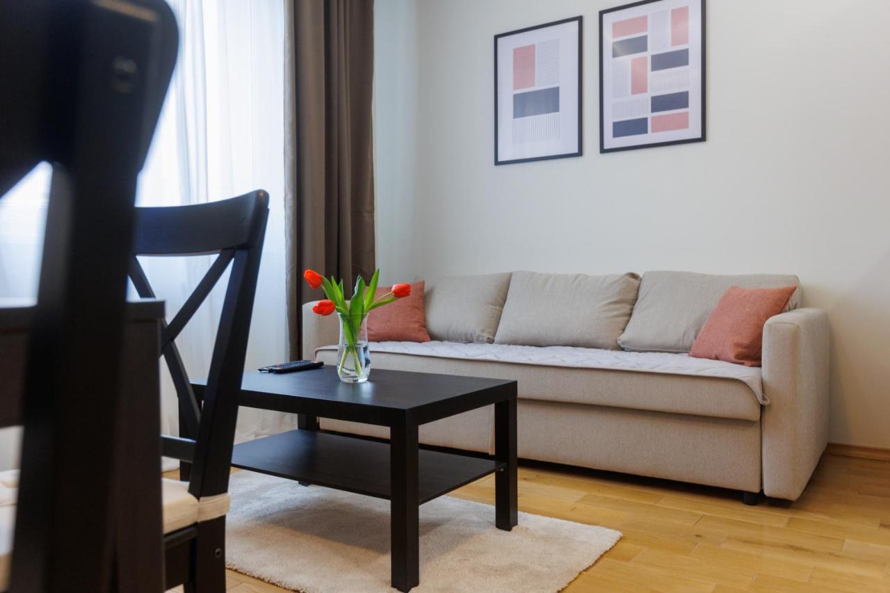 Black & White Apartment Subotica Dış mekan fotoğraf